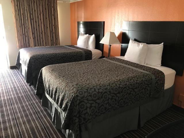 Days Inn By Wyndham Jacksonville Baymeadows Eksteriør billede