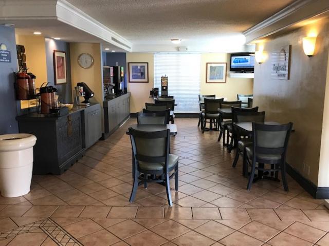 Days Inn By Wyndham Jacksonville Baymeadows Eksteriør billede